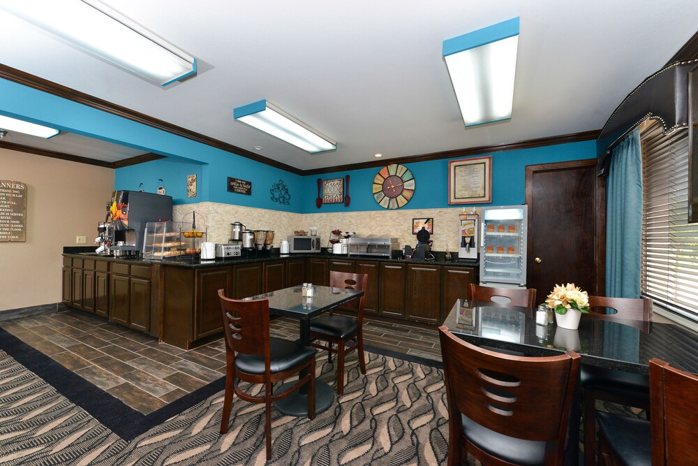 Baymont By Wyndham Ardmore I 35 - photo 32