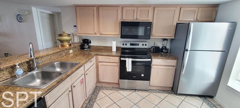 Saida Towers Iii 3101 3 Bedroom Condo by RedAwning - photo 27