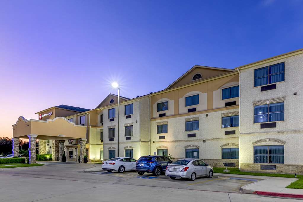 Best Western Plus Burleson Inn & Suites - photo 10