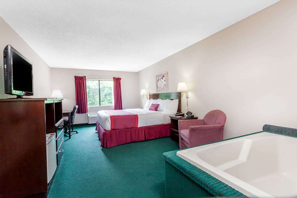 Ramada by Wyndham Tell City - photo 15