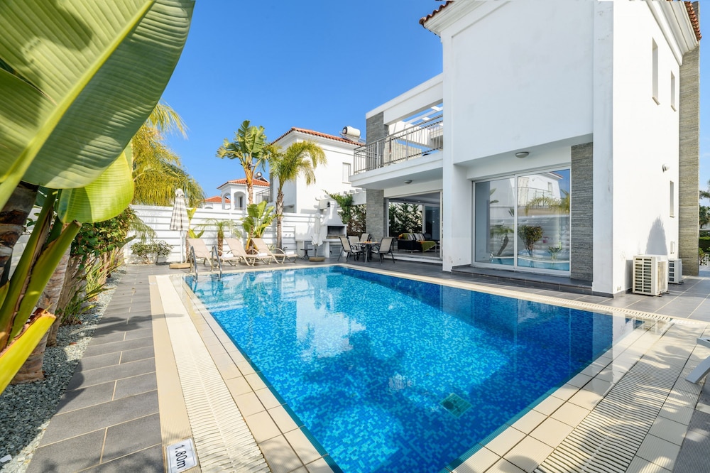 Blue Pelagos Villa — 4-Star Luxury Hotel in Protaras, Cyprus