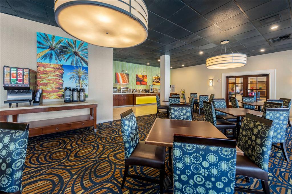 Clarion Hotel Anaheim Resort - photo 35