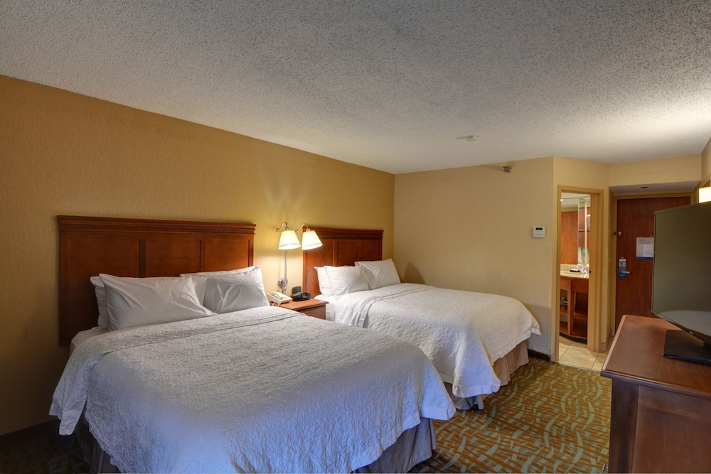 Hampton Inn Hendersonville - photo 9
