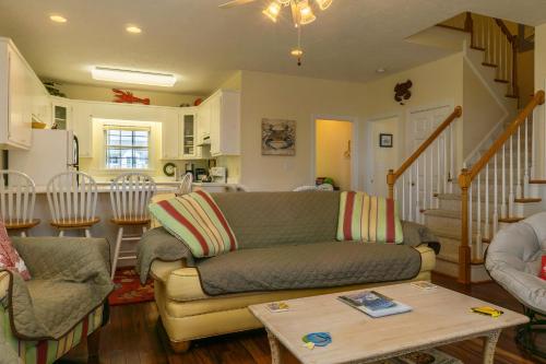 Beach Joy by Oak Island Accommodations - photo 16