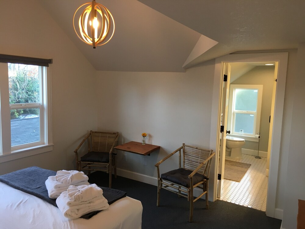 The Alberta Petite Hotel - photo 16