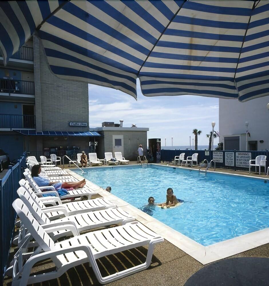 Belvedere Beach Resort - photo 7