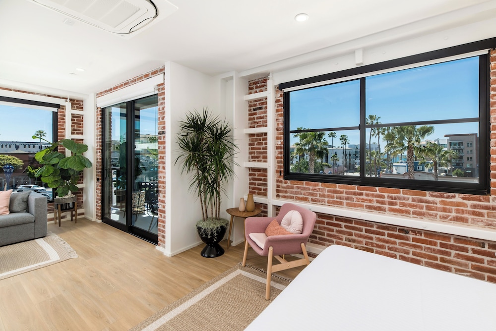 The Brick Hotel - photo 31