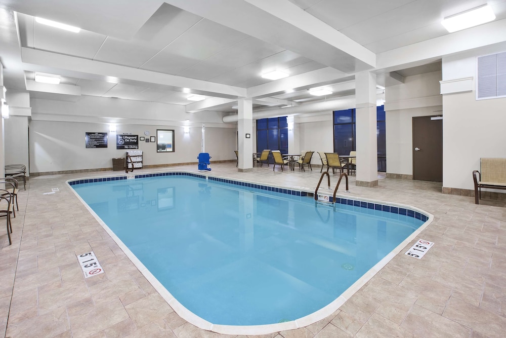 Hampton Inn & Suites Springboro Dayton Area South - photo 29