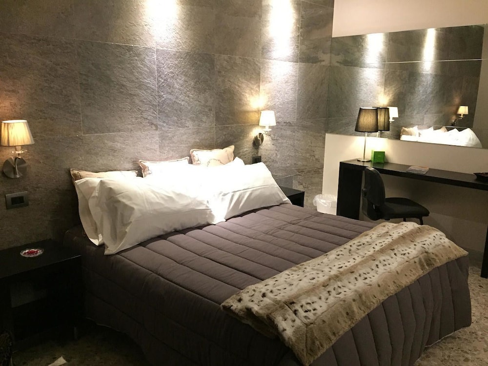 Guest House 38 Monopoli — 4-Star Luxury Hotel in Monopoli, Italy