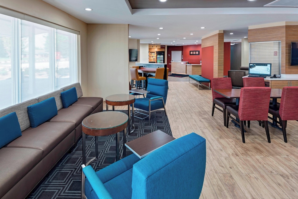 Towneplace Suites Baton Rouge Port Allen - photo 3