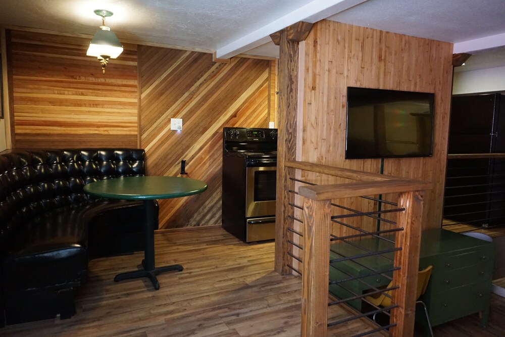 Shaver Lake Village Hotel - photo 30