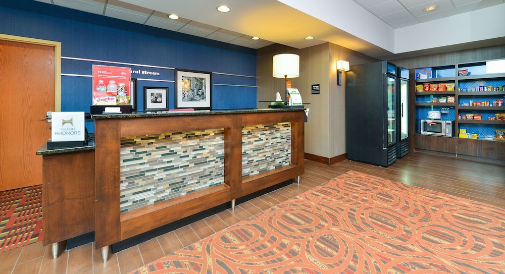 Hampton Inn Chicago Carol Stream - photo 2
