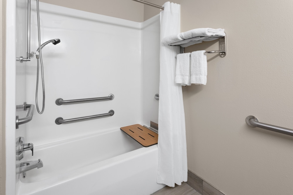 Americas Best Value Inn & Suites Racine - photo 30
