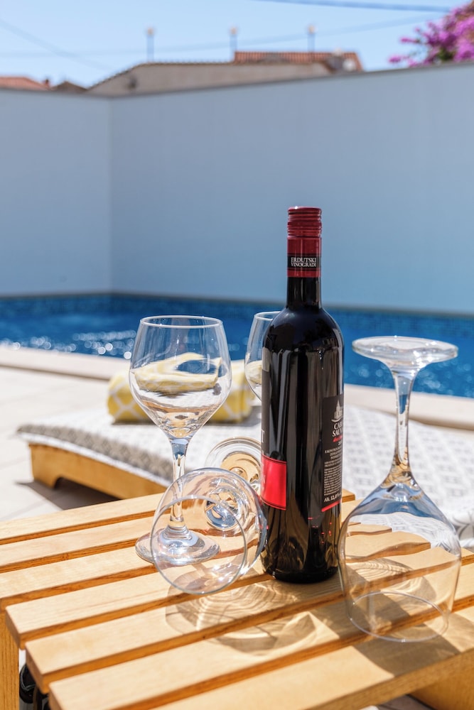 Villa Stone Pearl — 4-Star Luxury Hotel in Sutivan, Croatia