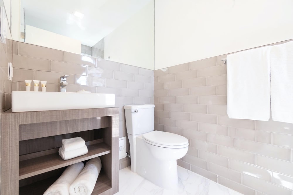 Luxuri Suites - photo 90