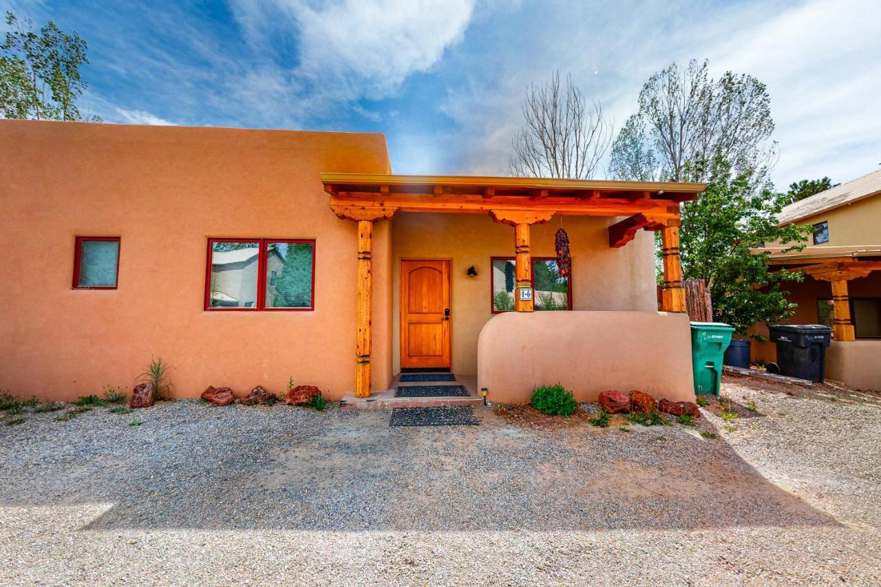 Cozy Oasis Unit 16 — Taos