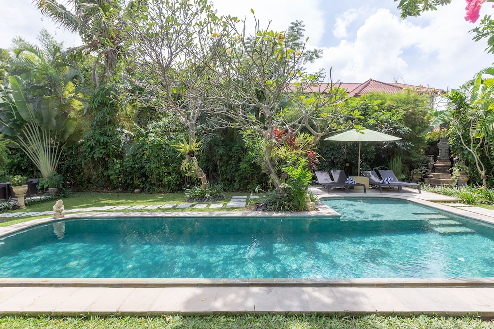 Villa Poppy — 5-Star Luxury Hotel in Seminyak, Indonesia