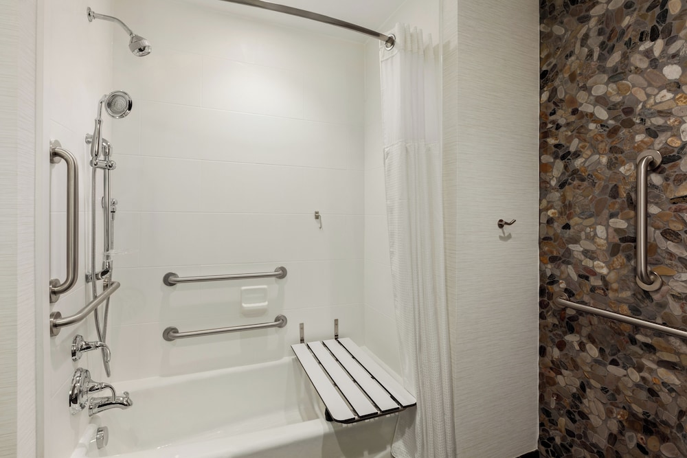 Hilton Garden Inn Charlotte SouthPark - photo 21