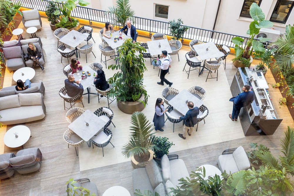 Palazzo 4 Fontane 12 — 4-Star Luxury Hotel in Rome, Italy