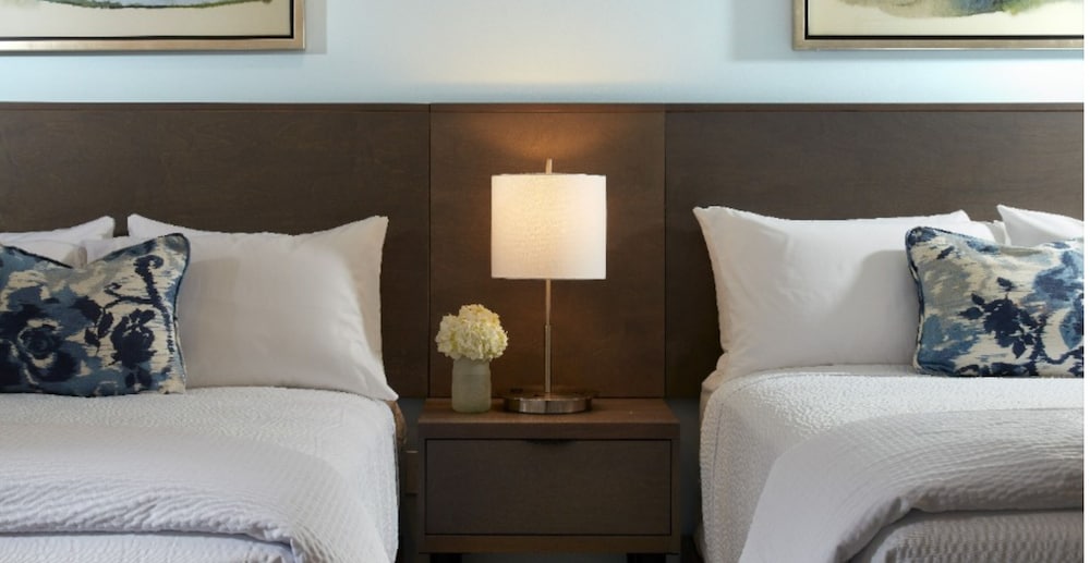 The Pointe Hotel - photo 14