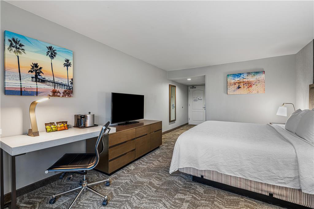 Best Western Valencia Six Flags Inn & Suites - photo 15