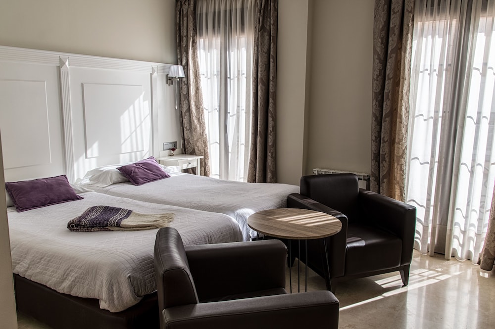 Hotel Sevilla — 4-Star Luxury Hotel in Ronda, Spain