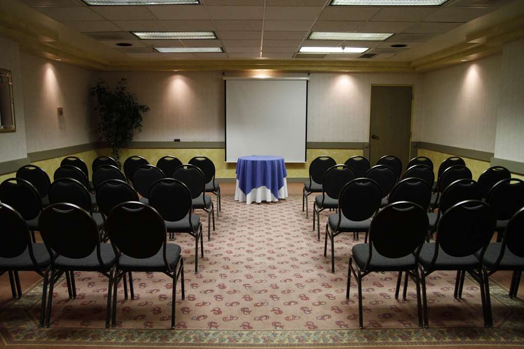 Ramada by Wyndham Viscount Suites Tucson East - photo 17