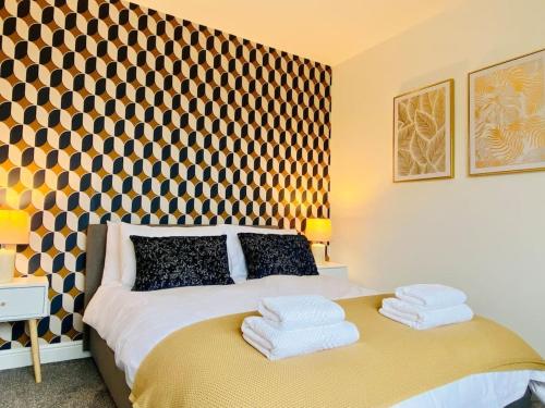uSnooz I Charming 4 Bed Halifax Home with Garden — 4-Star Luxury Hotel in Halifax, United Kingdom