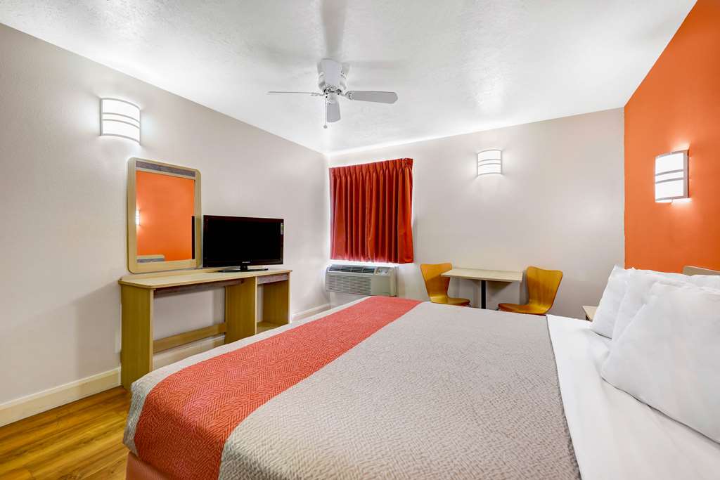 Motel 6 Beaver UT - photo 14