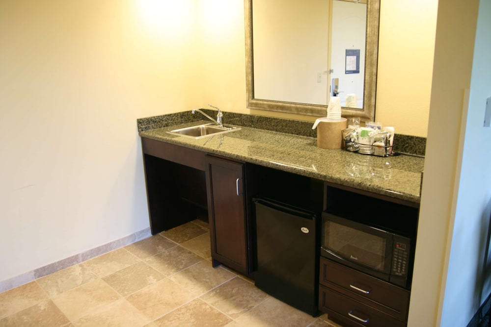 Hampton Inn & Suites Austin Lakeway - photo 24