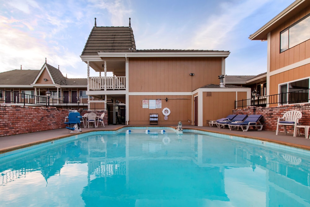 Ramada Bayside Inn & Suites Eureka in Eureka, United States