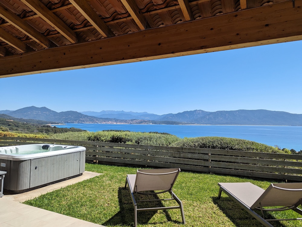 Résidence La Plage — 4-Star Luxury Hotel in Olmeto, France