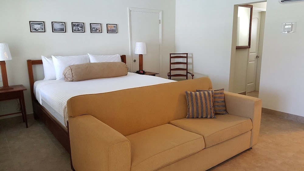 Le Cabanon Motel - photo 16