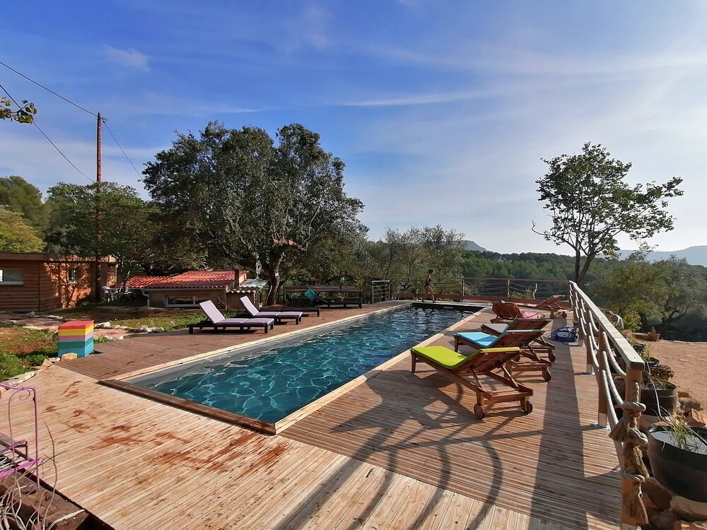 Un Brin d’Folies in Le Beausset, France