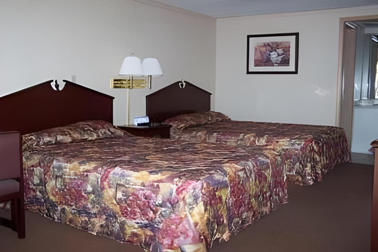 Knights Inn Rossford - photo 9