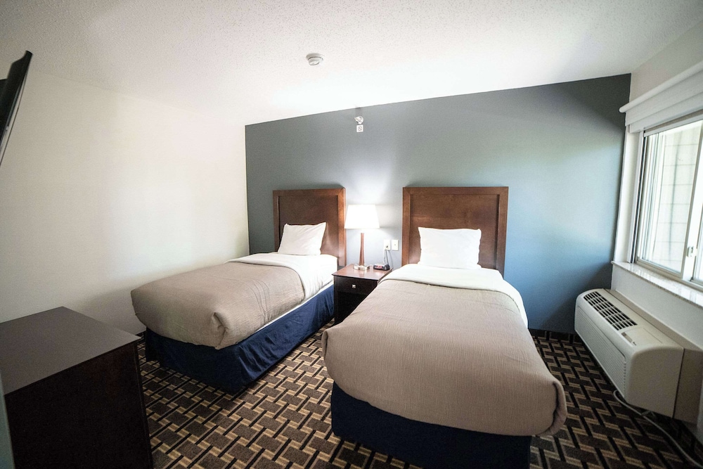 Quality Inn & Suites Watertown near Prairie Lakes Ice Arena - photo 26