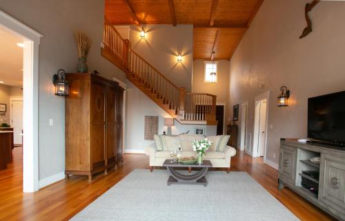 Viewmont Deck Fire Pit & Breathtaking Mountain Views — Black Mountain — photo 2