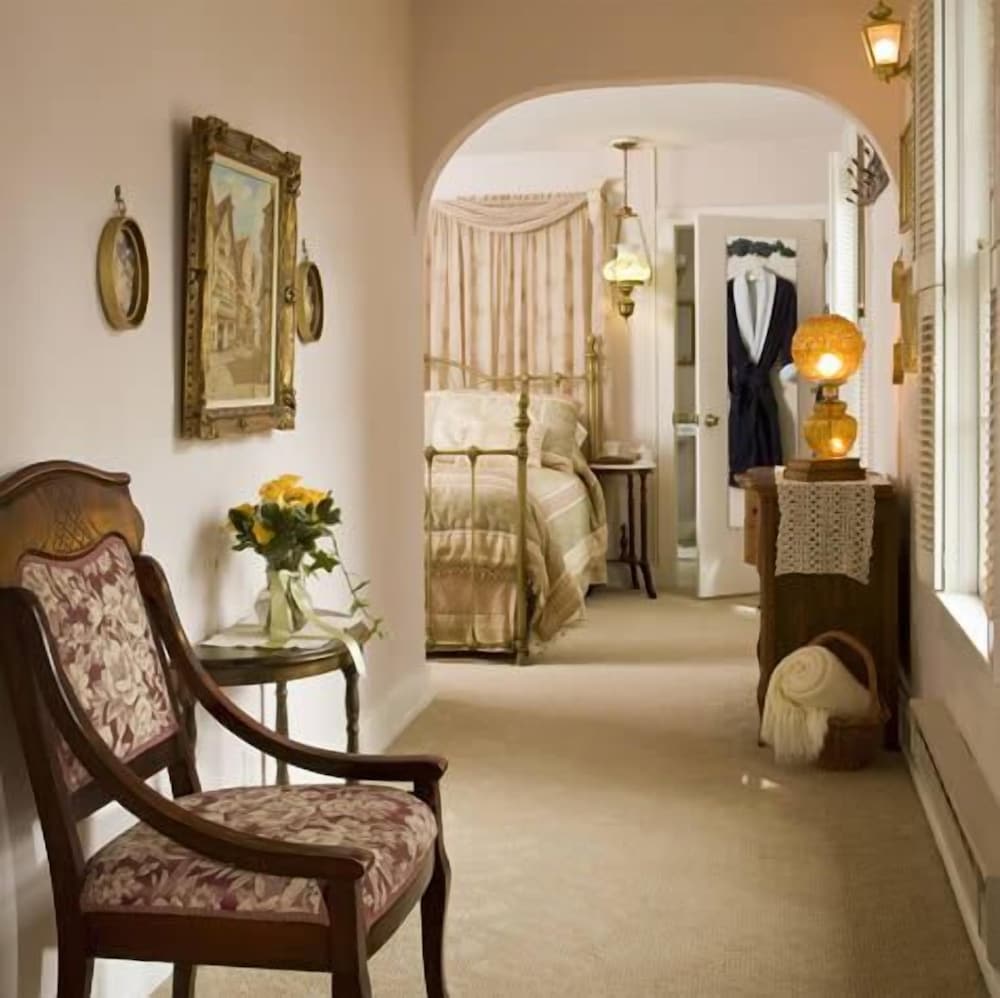 Crestmont Inn - photo 25
