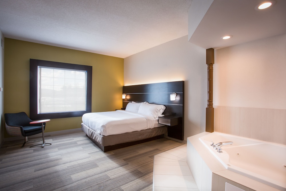 Holiday Inn Express & Suites Reading by IHG - photo 15