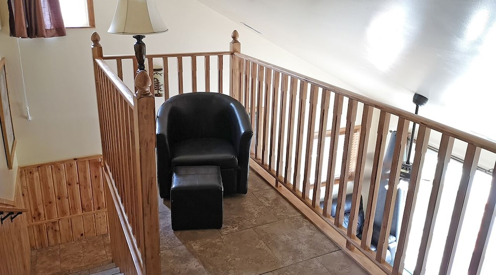 Yellowstone Riverside Cottages - photo 4