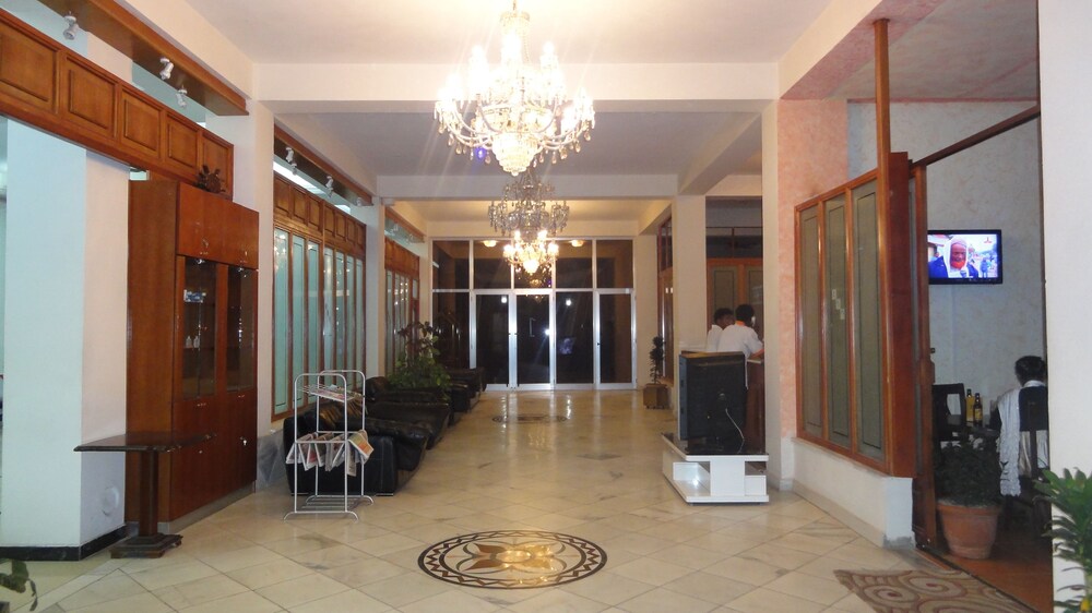 Tokuma Hotel — Nazret — photo 2