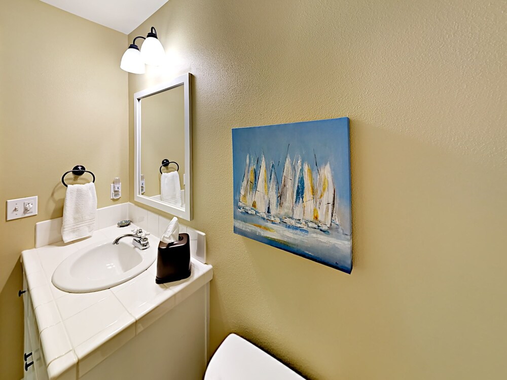 A Bit Of R N R - photo 16