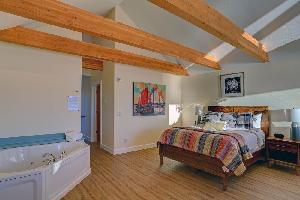 Land's End Resort - photo 47