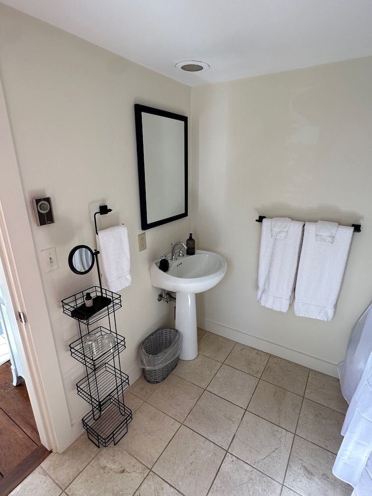Inn at Perkins Cove - photo 109