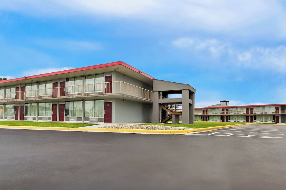 Red Roof Inn & Suites Cave City - photo 28