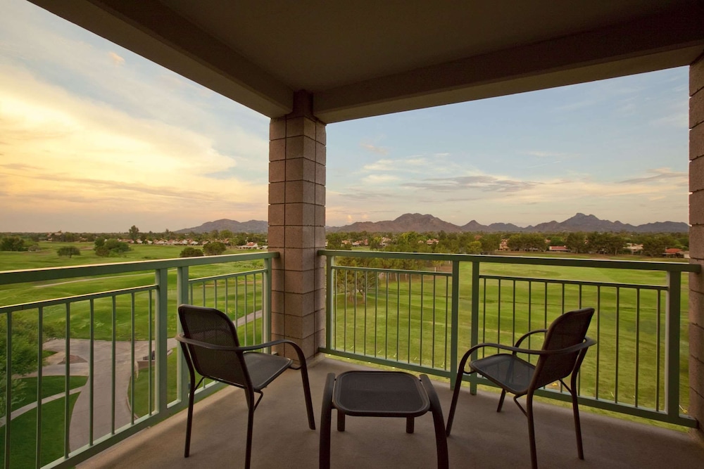 Embassy Suites by Hilton Phoenix Scottsdale - photo 19