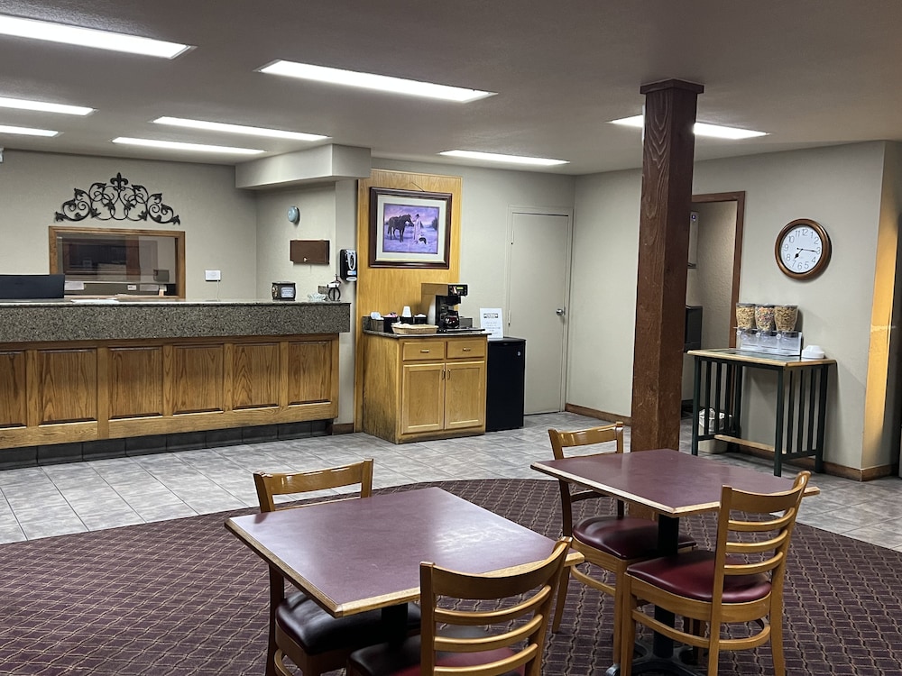 Cattle Country Lodge - photo 11