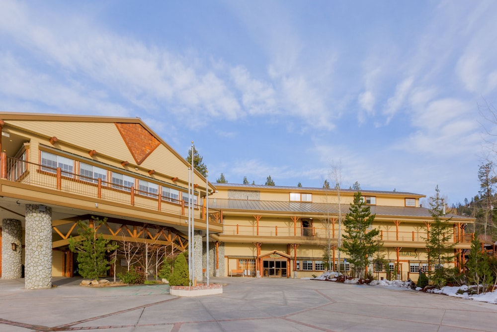 Holiday Inn Resort The Lodge At Big Bear Lake by IHG - photo 76