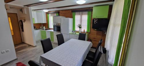 Arijela hiška oaza sprostitve v Terme Čatež Slovenija in Brezice, Slovenia