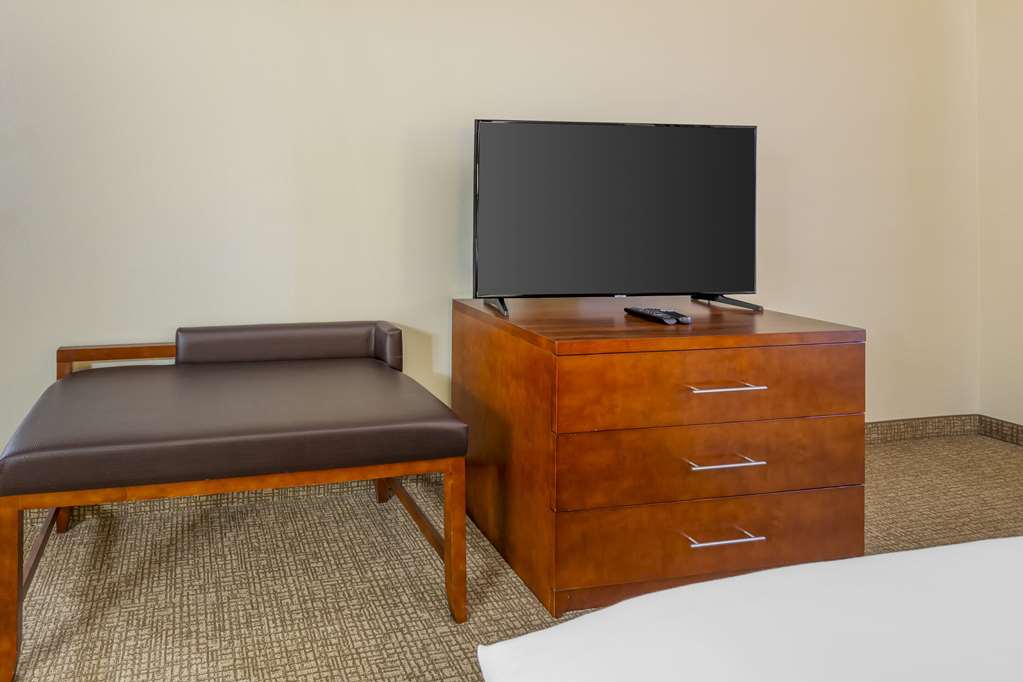 Comfort Suites Inn at Ridgewood Farm - photo 23